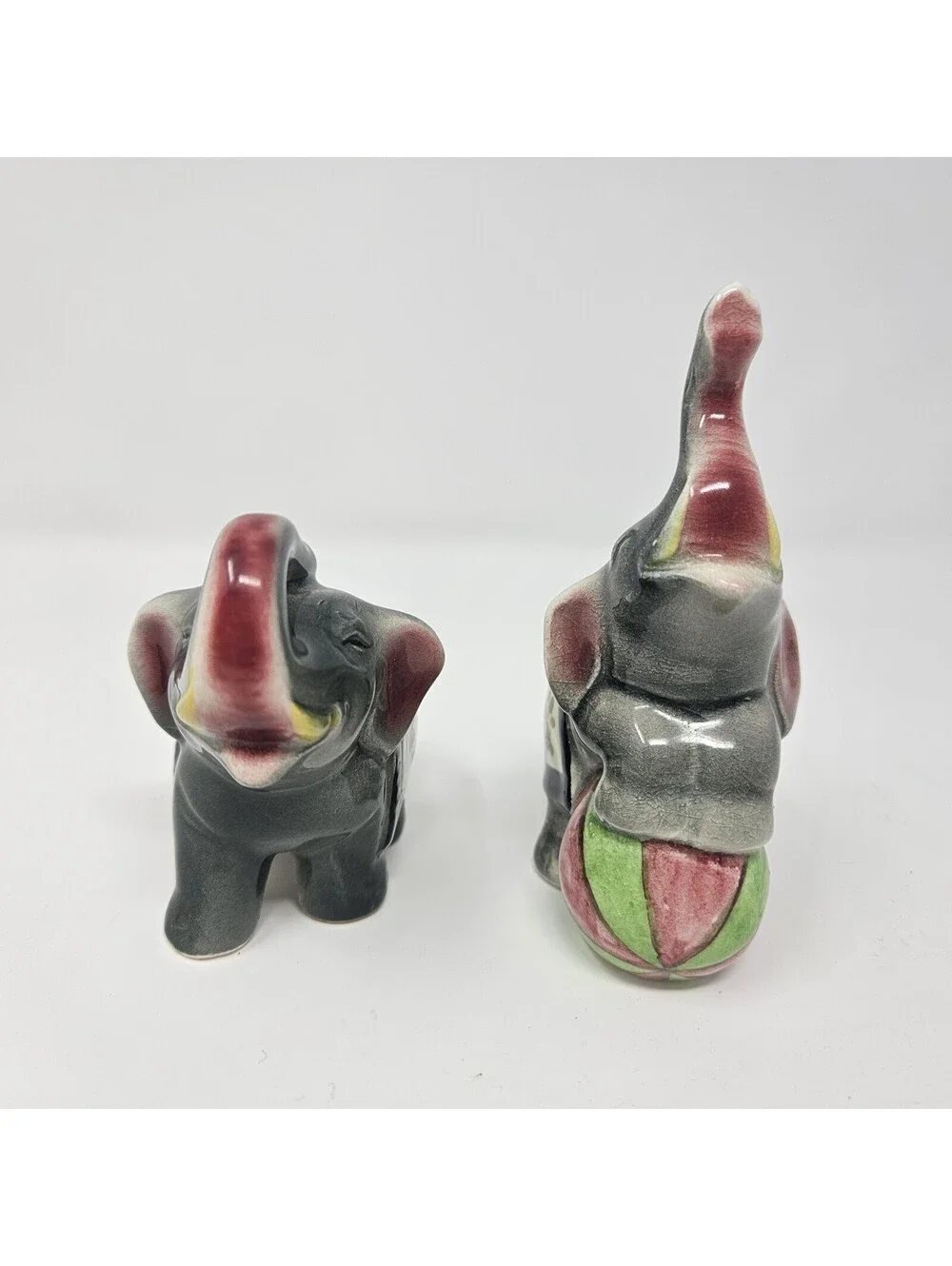 Vintage Made In Japan Porcelain Circus Elephants Salt & Pepper Shakers Trunks Up